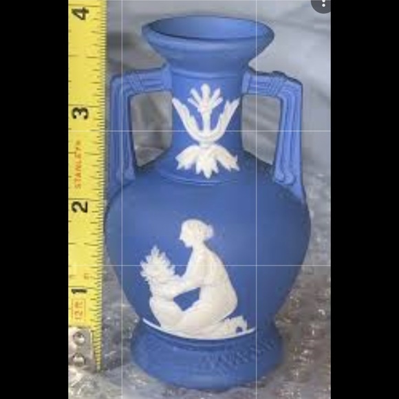Antique Wedgewood Cobalt Blue Jasperware Handle Vase 4” Collectable - Picture 2 of 4